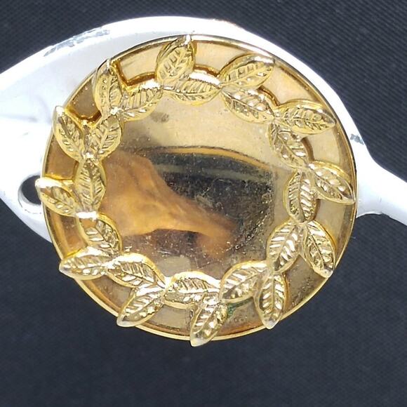 Vintage Designer Alice Company Gold Plated Clip Leaves Round Earrings, 7/8 Inch - Picture 2 of 10